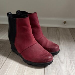 Sorel Women's Burgundy Ankle Boots